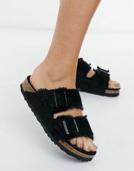 推荐Birkenstock Arizona flat sandals in black with fur lining商品
