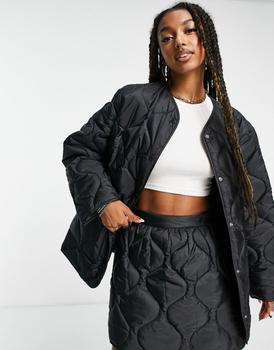 推荐Weekday Sinai quilted padded liner jacket in black商品