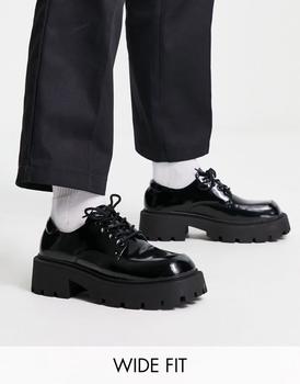 推荐Truffle Collection Wide Fit chunky square toe lace up shoes in black faux leather商品