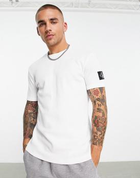 推荐Calvin Klein Jeans monogram badge waffle t-shirt in white商品