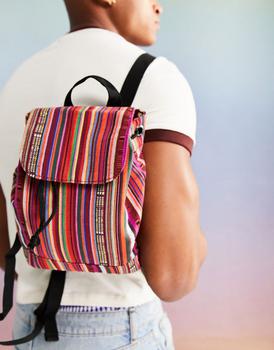 推荐ASOS DESIGN mini backpack in multi stripe商品