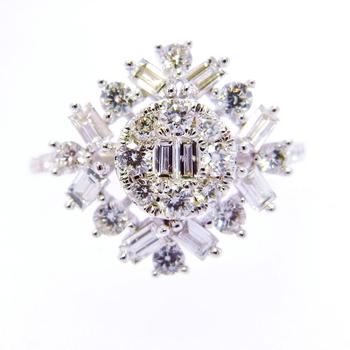 商品New J Collection Fine Jewellery Ring W / Diamond10cdibag 0.33 Ct28 Rddi 0.60 Ct18kw 3.78 Gm 18kt White Gold Silver,商家Jomashop,价格¥12001图片
