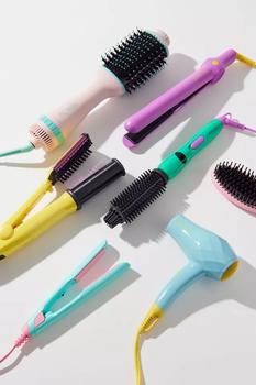 商品FLOWER Beauty | FLOWER Beauty Travel Flat Iron,商家Urban Outfitters,价格¥229图片