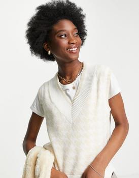 商品JDY v neck knitted vest in cream check图片
