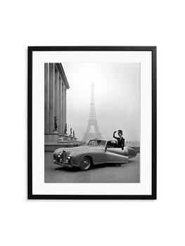 商品Sonic Editions | Posing In Front Of The Eiffel Tower Art Print,商家Saks Fifth Avenue,价格¥2862图片
