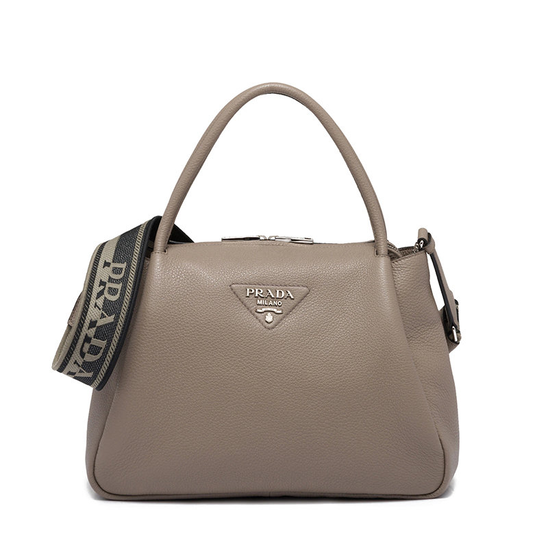 Prada | 【预售3-7天】PRADA/普拉达 22春夏新款 女士大号黏土灰色皮革饰有三角徽标配织物肩带拉链开合单肩斜跨手提包1BC170_2DKV_F0572_V_3OO商品图片,8折, 包邮包税
