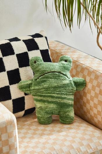 Urban Outfitters | Frog Throw Pillow商品图片,额外8.7折, 额外八七折