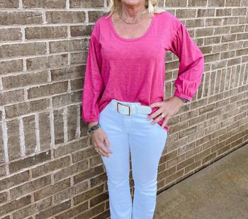 推荐3/4 Sleeve Scoop Neck Shirred Top in Hot Pink商品