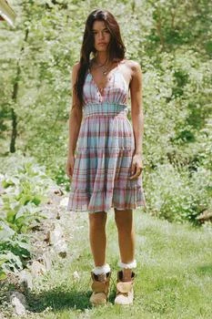 Urban Outfitters | Kimchi Blue Phoebe Cotton Open-Back Halter Knee Length Dress,商家Urban Outfitters,价格¥111
