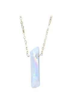 商品A Blonde and Her Bag Jewelry | Single Raw Rainbow Quartz Crystal Pendant Necklace in Gold,商家Premium Outlets,价格¥162图片