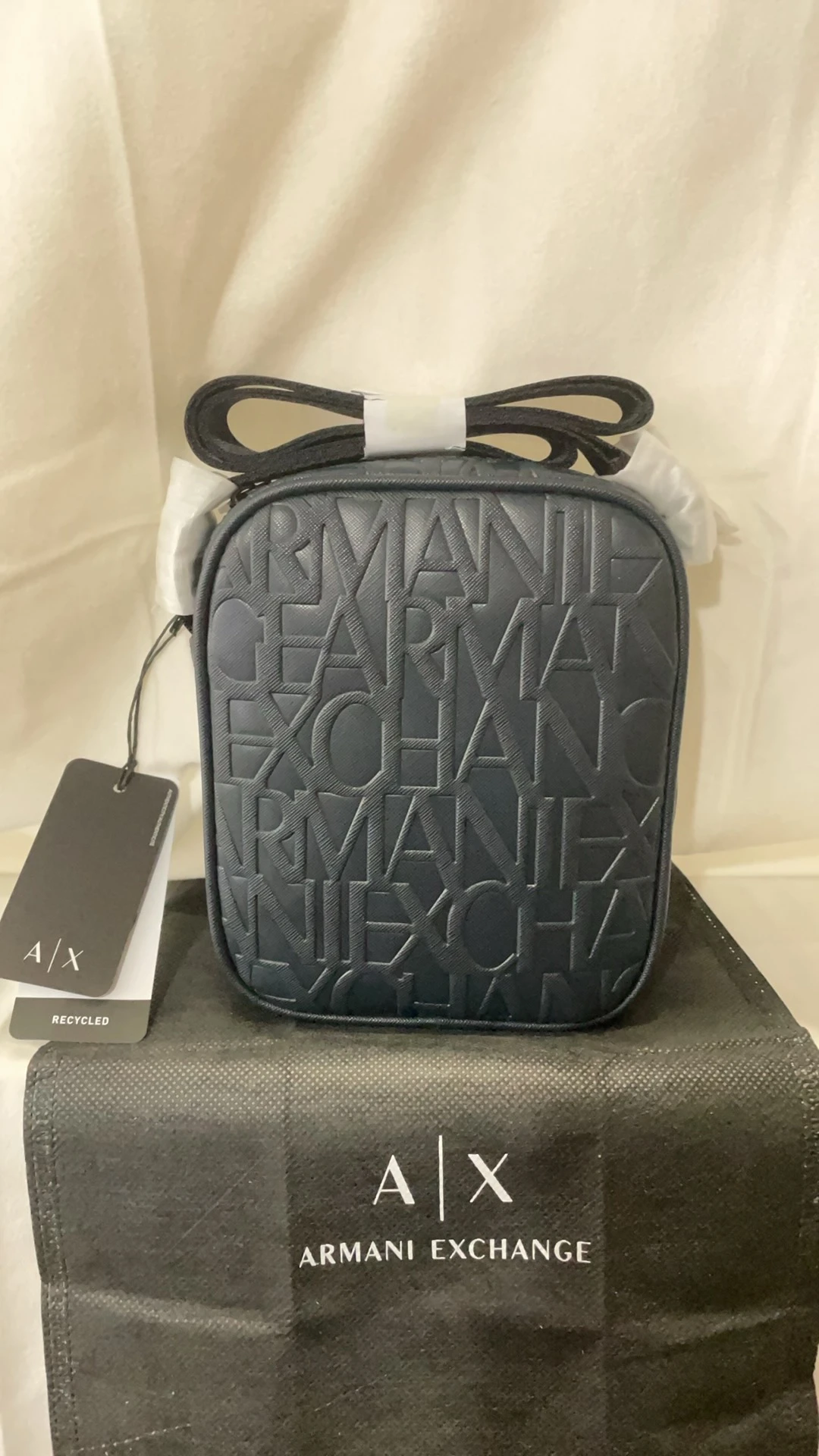 Armani Exchange | ARMANI EXCHANGE Bags,商家折扣挖宝区,价格¥596