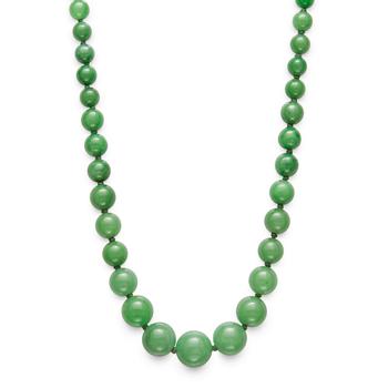 商品Macy's | Jade Graduated Strand Necklace in Sterling Silver (6-14mm),商家Macy's,价格¥1610图片