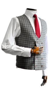 商品Gibson London | Cheyne Grey With Navy & Brown Check Double-Breasted Suit Waistcoat,商家Atterley,价格¥560图片