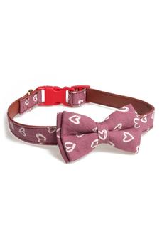商品DOGS OF GLAMOUR | Amour Heart Print Bow Pink Dog Collar,商家Nordstrom Rack,价格¥178图片