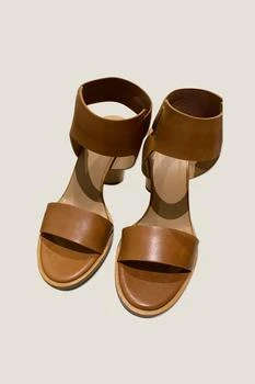 推荐Wooden Heel Strap Sandals商品