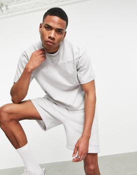 推荐adidas Originals x Pharrell Williams premium t-shirt in light grey商品