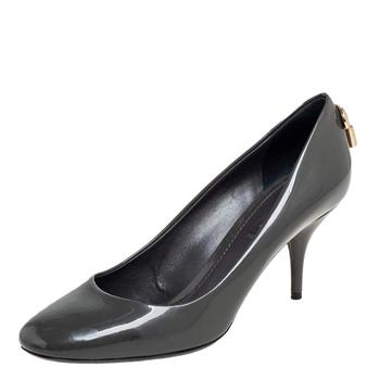 lv高跟鞋, [二手商品] Louis Vuitton | Louis Vuitton Grey Patent Leather Padlock Detail Round-Toe Pumps Size 38商品图片 7.6折, 满1件减$100, 满减