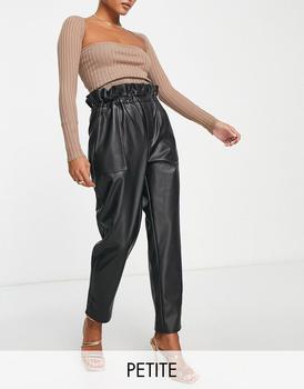推荐Miss Selfridge Petite faux leather jogger trouser in black商品