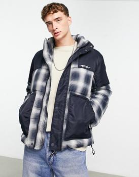 Armani Exchange | Armani Exchange check puffer coat in navy商品图片,