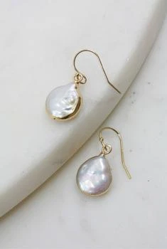 A Blonde and Her Bag | Small Gold Plated Pearl Earrings,商家Premium Outlets,价格¥98
