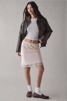 Kimchi Blue | Kimchi Blue Addy Lace Trim Satin Slip Midi Skirt,商家Urban Outfitters,价格¥75