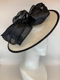 推荐Black & White Bow Hatinator商品