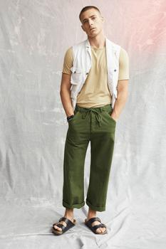 yee si, Hannes Roether | Hannes Roether Raw Edge Round Neck T-Shirt Mustard Colour: Mustard, Si商品图片 8折