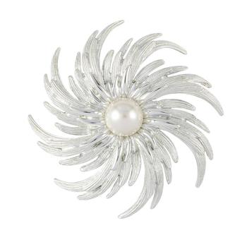 商品1960s vintage sarah coventry faux pearl pinwheel brooch,商家Harvey Nichols,价格¥1299图片