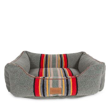商品Pendleton | Vintage Camp Medium Kuddler Dog Bed,商家Bloomingdale's,价格¥1499图片