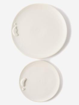 商品Olivia Cognet | Set of two No.21 & No.28 ceramic plates,商家MATCHESFASHION,价格¥1766图片