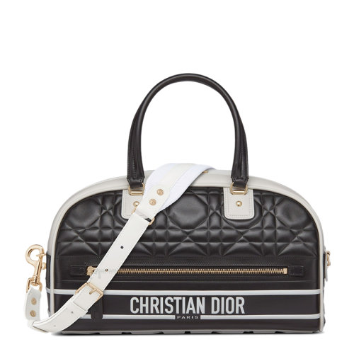 迪奥手提包, Dior | 【包税】DIOR/迪奥 22春夏新款VIBE系列 女士中号黑色/白色牛皮革绗缝效果超大藤格纹金扣拉链开合单肩斜跨手提保龄球包M6202OFCA_M911商品图片 额外9.5折, 包邮包税, 额外九五折