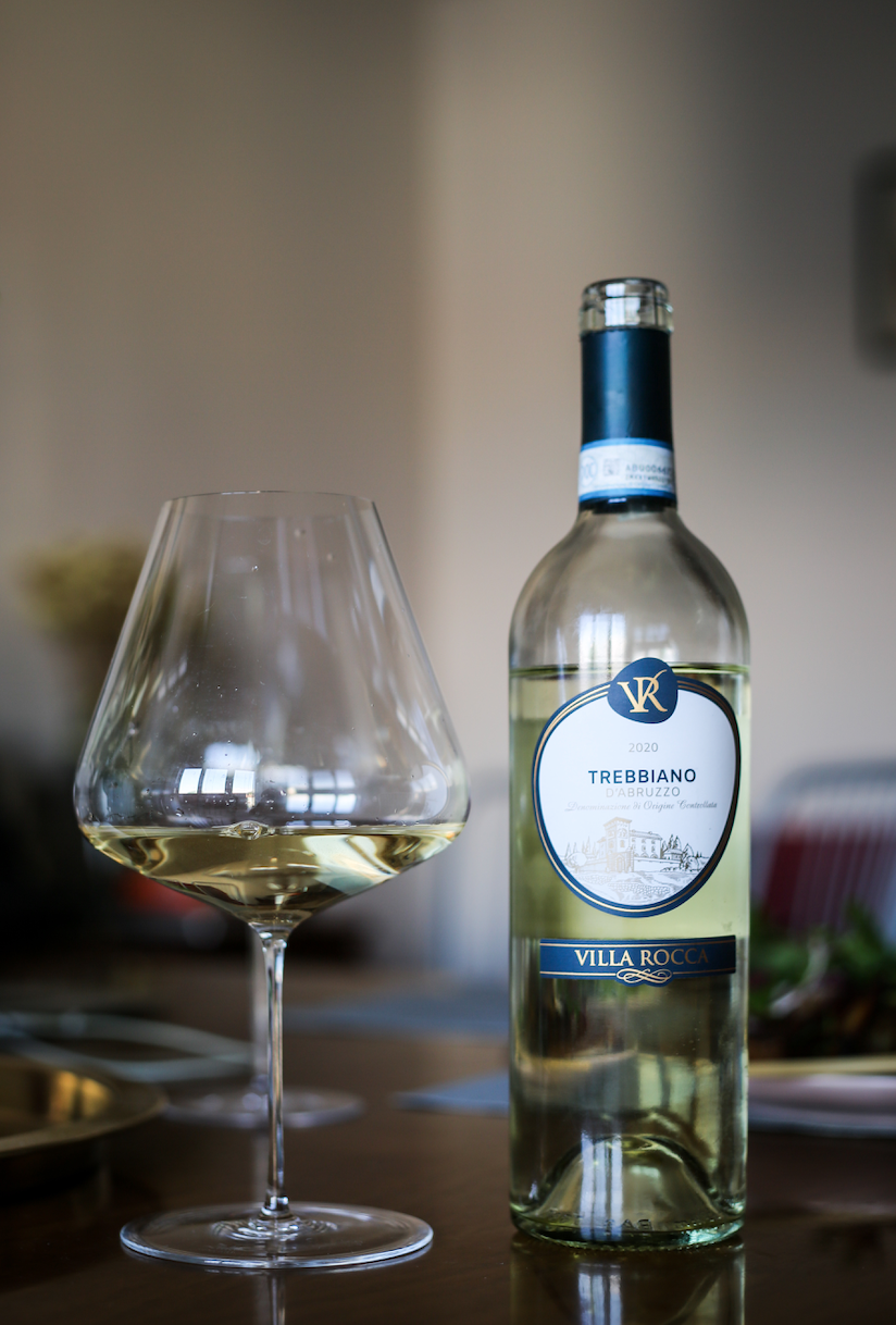 商品Montepulciano D’Abruzzo | 【国内直发】古堡 · 白玉霓干白（特雷比奥罗） Trebbiano｜[DOC] 酒精度12%｜超高性价比｜清爽优选｜配海鲜好选择｜古堡蒙特cp款,商家LussoItaliano,价格¥117图片