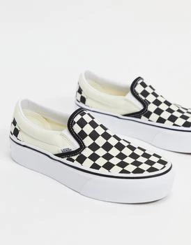 Vans | Vans Classic Slip-On Platform checkerboard trainers in black and white,商家ASOS,价格¥685