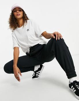 推荐adidas Originals Essential mini logo t-shirt in white商品