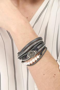 商品Saachi Style | Dream Leather and Crystal Bracelet,商家Verishop,价格¥306图片