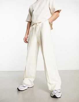 ASOS | ASOS DESIGN straight leg joggers with pintucks in off white商品图片,