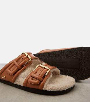 サンダル・ミュール VALENTINO Black leather Fussfriend slippers Valentino Garavani Fussfriend double-strap Leather Slides