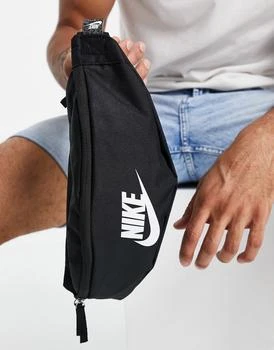 推荐Nike Heritage bumbag in black商品