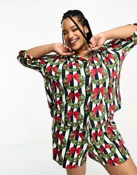 Chelsea Peers | Chelsea Peers Plus Christmas wreath short pyjama set in navy stripe,商家ASOS,价格¥214