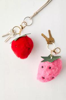 Urban Outfitters | Fluffy Strawberry Keychain商品图片,6.6折×额外8.7折, 额外八七折