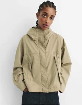 Pull&Bear | Pull&Bear Short hooded raincoat in pale green,商家ASOS,价格¥472