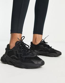 adidas Originals Ozweego trainers in triple black,价格$128.15