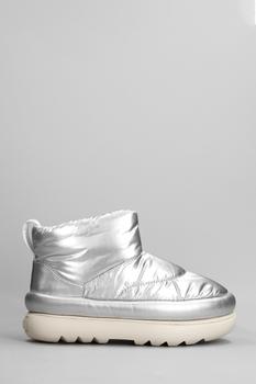 商品UGG | UGG Classic Maxi Mini Low Heels Ankle Boots In Silver Polyamide,商家Italist,价格¥1694图片