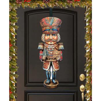 商品Designocracy | Regal Nutcracker Prince Christmas Door Decor Wooden Wall Decor G. DeBrekht,商家Macy's,价格¥1130图片