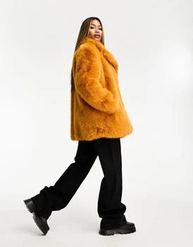 推荐Jayley faux fur short coat in burnt orange商品