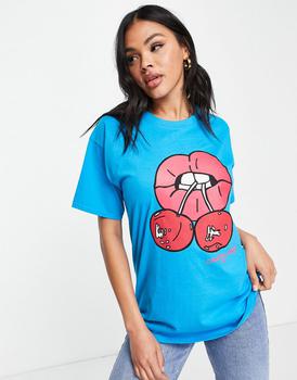 推荐New Love Club oversized t-shirt with cherry lips print in blue商品