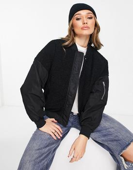 推荐Urban Classics oversized sherpa mixed bomber jacket in black商品