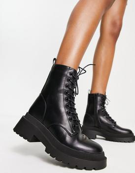 推荐New Look flat high ankle lace up boot in black商品