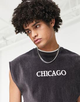 商品ASOS | ASOS DESIGN oversized vest in grey ribbed velour with Chicago city embroidery,商家ASOS,价格¥108图片