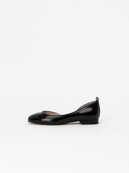 Aity Side-cut Flat Shoes in Textured Black product img